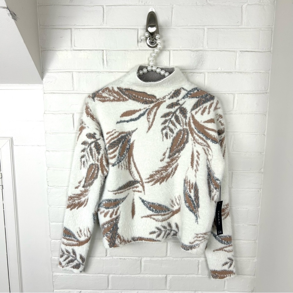 NWT Tahari Fuzzy Knit Patterned Sweater Size XS - Picture 2 of 11